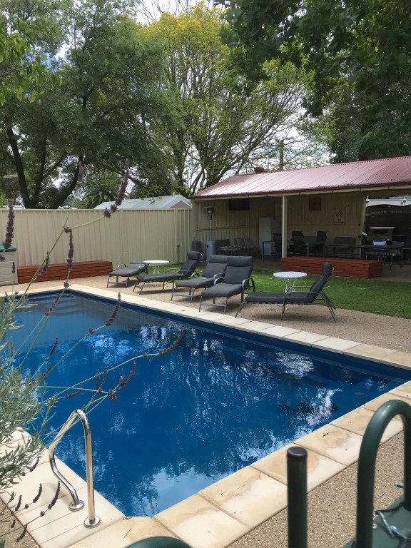 Aarinda Holiday Apartments