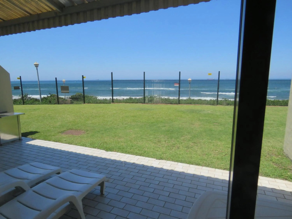 2 Bronze Beach Umhlanga