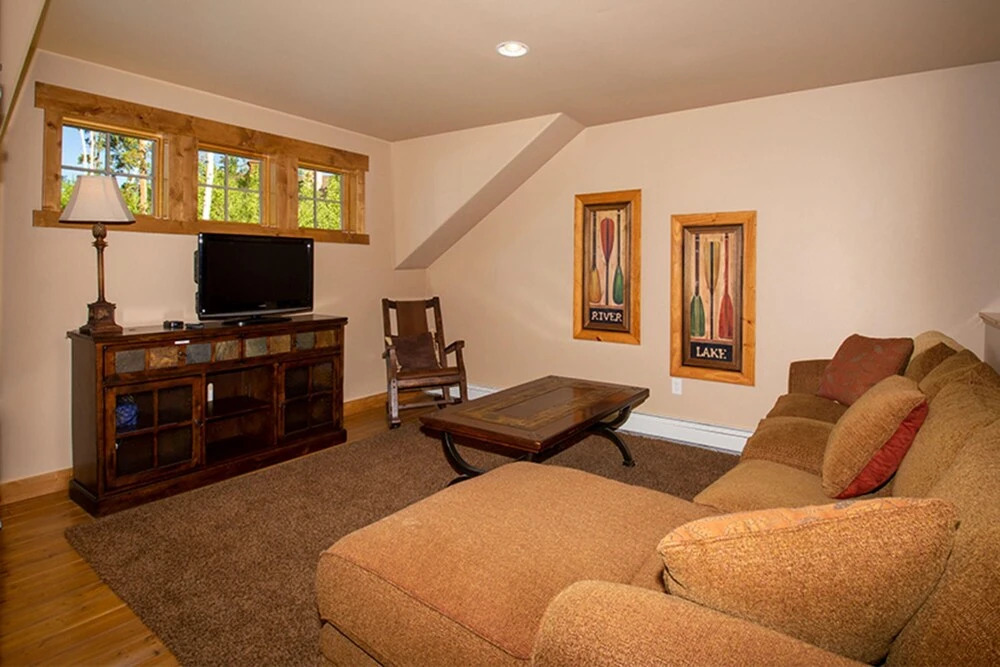 Leland Creek Home 5 Br home by RedAwning