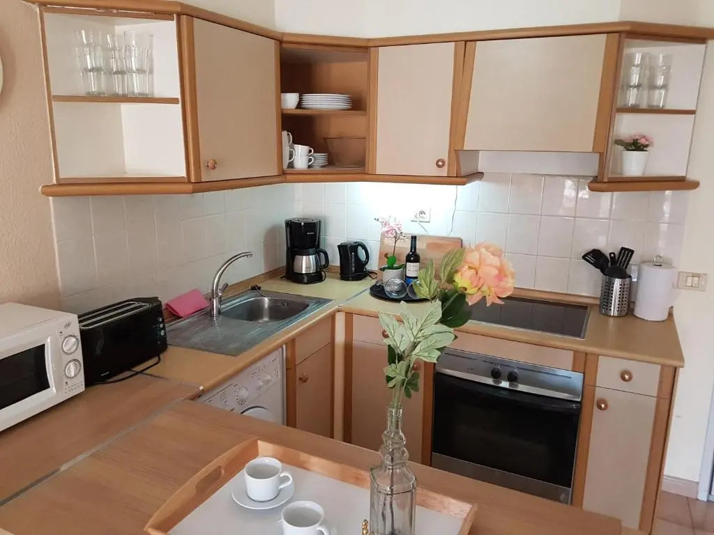Castle Harbour with heated pool, only 700 meters to the beach, Wifi, balcony