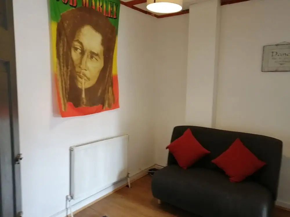 Fun 4-bed Apartment in Birmingham Central