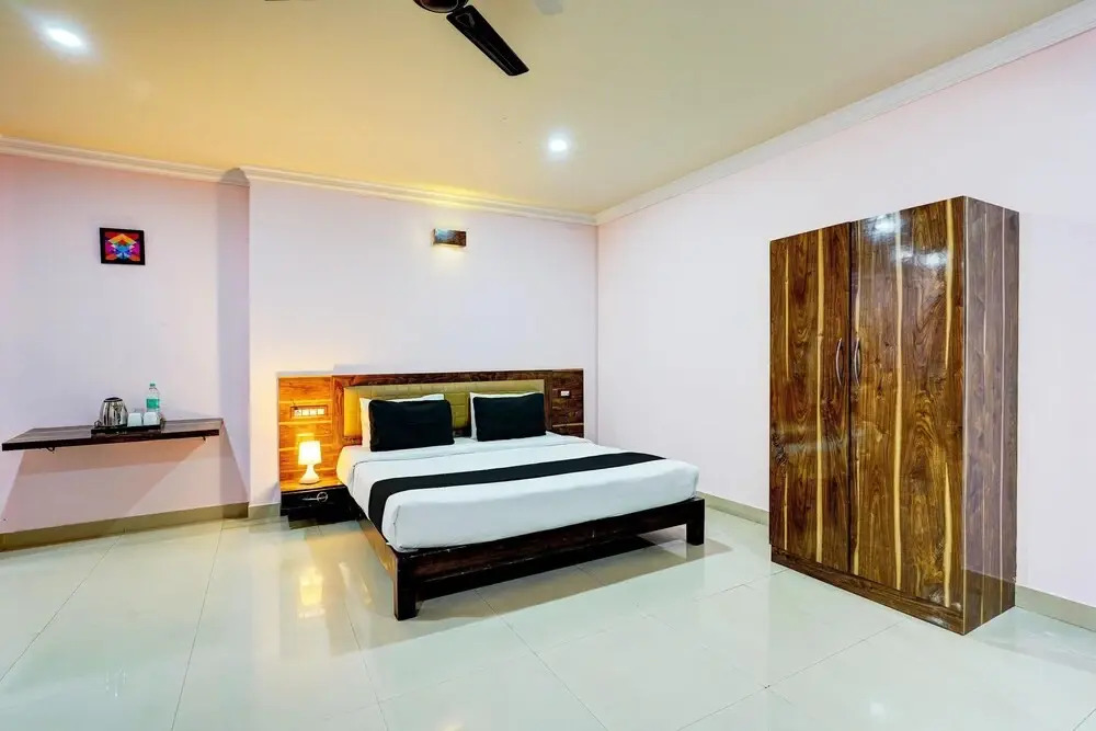 Stylish Stays at MG Road Near Commercial Street