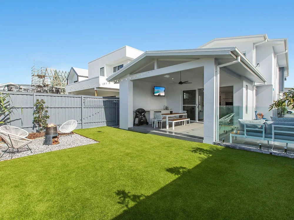 Elegant Beach House On Nautilus