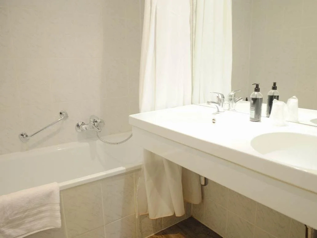 9Hotel Chelton