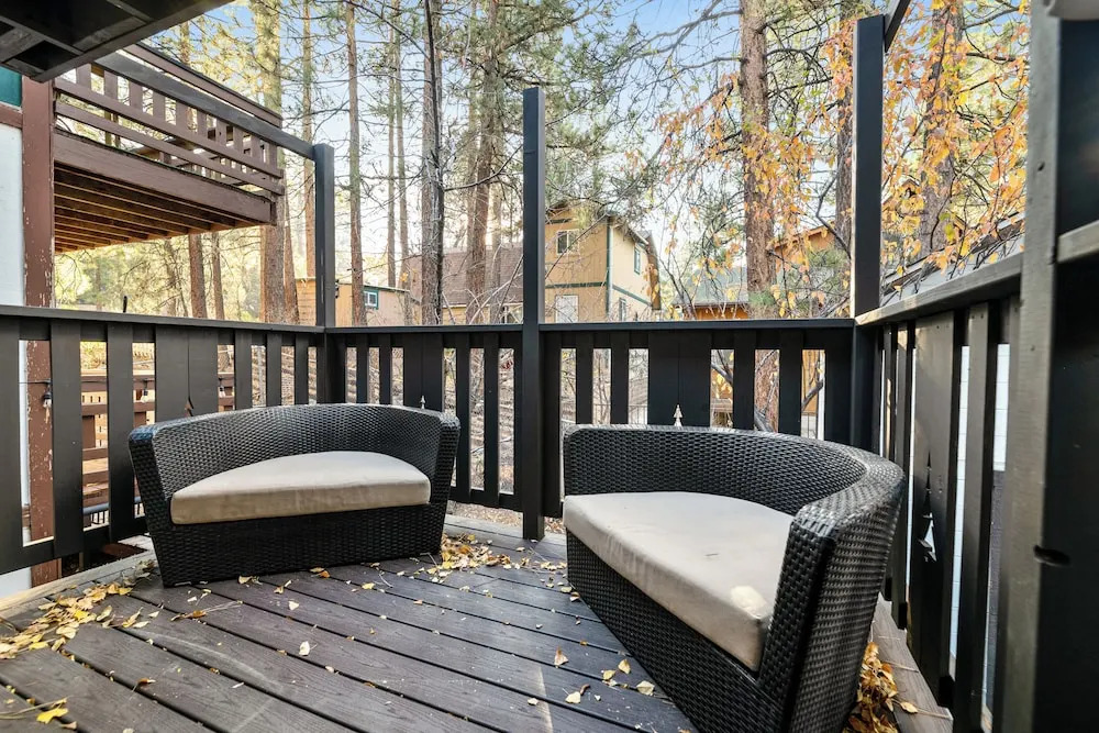 High Hopes - Walk to Lake & Village, Bumper Pool, Fireplace