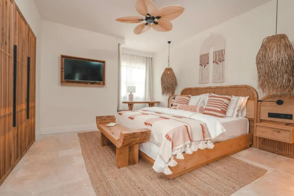 6 ROOMS By ZULA