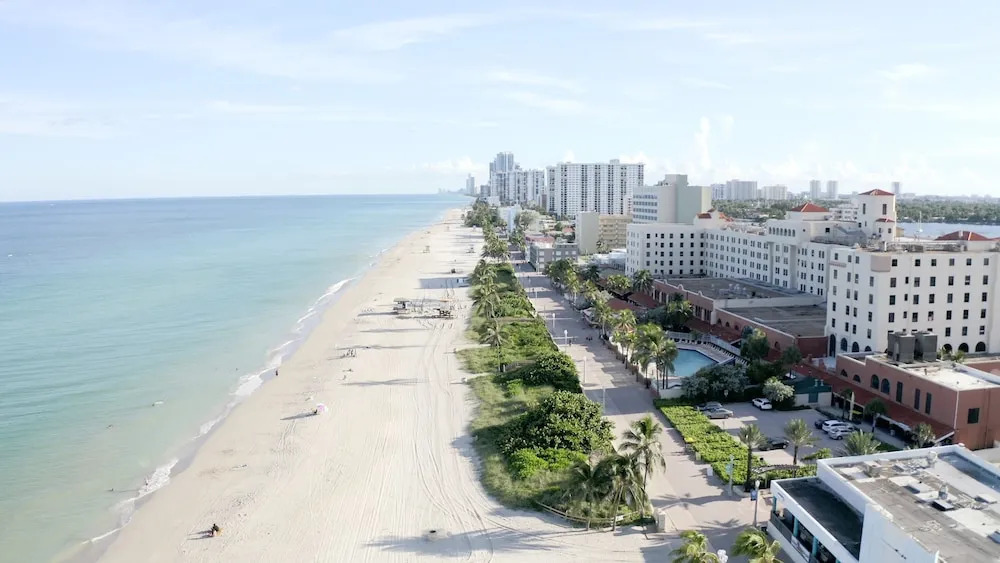 341 APT Hollywood Beach