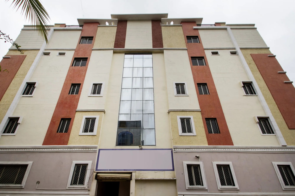 FabHotel Pushpa Grand
