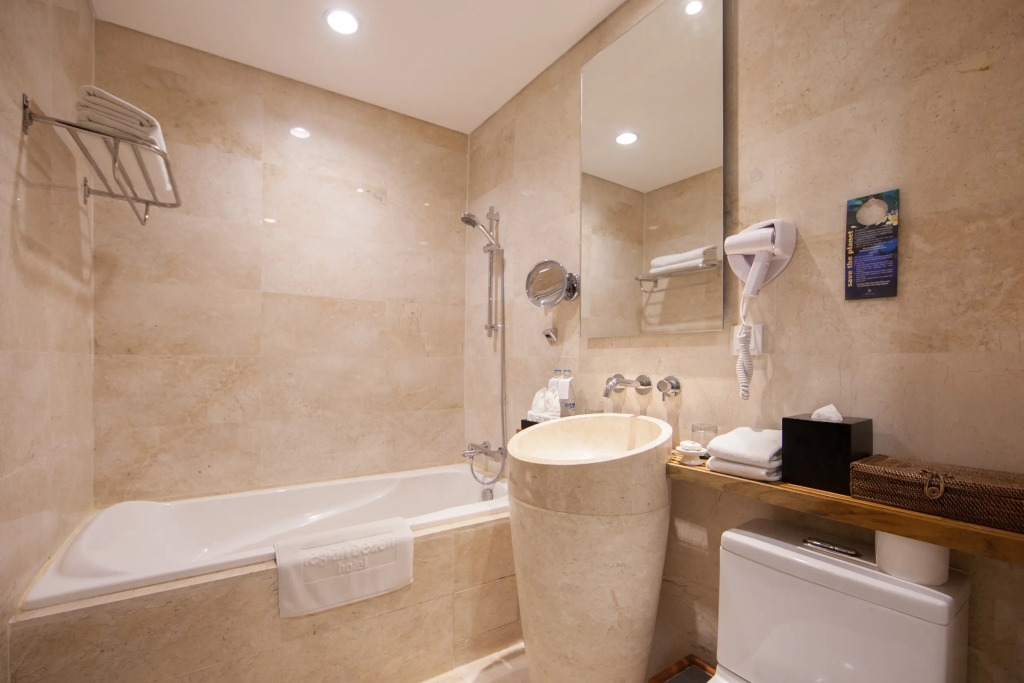 Legian Beach Hotel