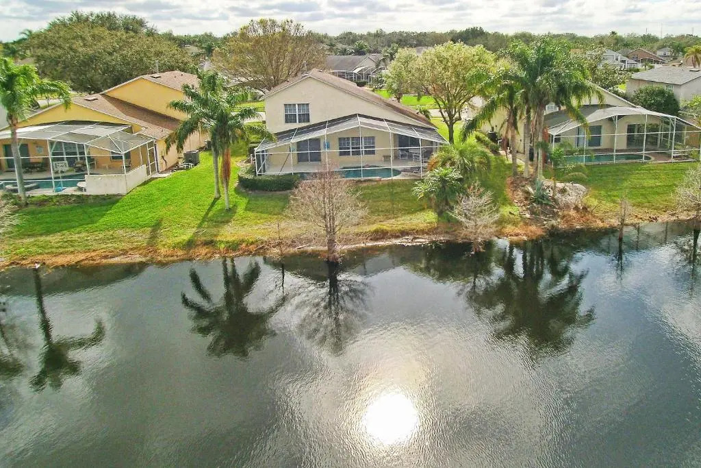 Mickeys Lake Villa 2