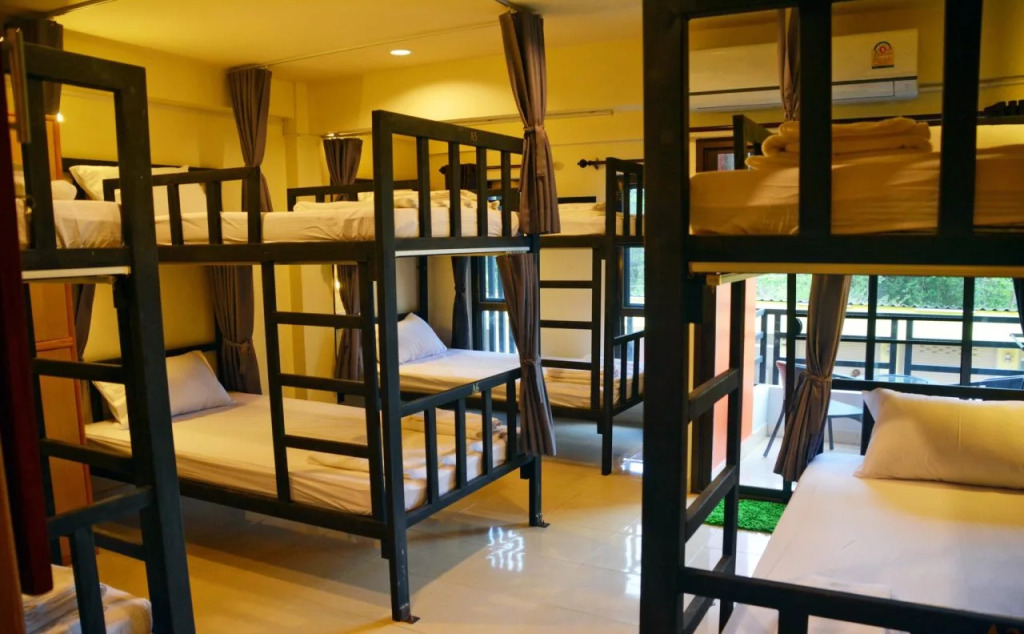 Chang Hostel