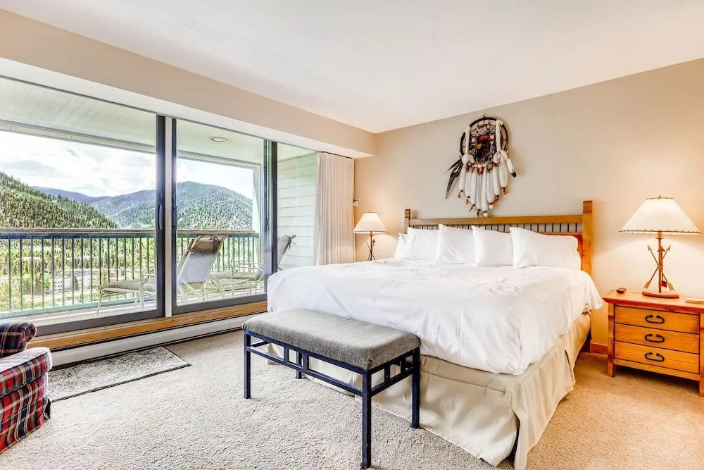 Spacious Penthouse 3br ~no Cleaning Fee~kids Ski Free! 3 Bedroom Condo by RedAwning