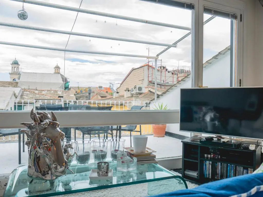 038 - Attico LUSSUOSO terrazza CENTRO Citta' 500m MARE, parcheggio gratis vicino