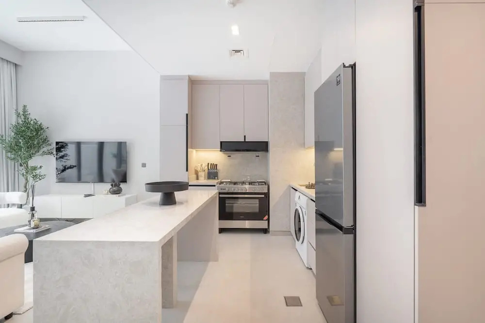 Free housekeeping visits during your stay - StayShort - Classy 4-Bedroom Villa With Spacious Balcony in Nad Al Sheba