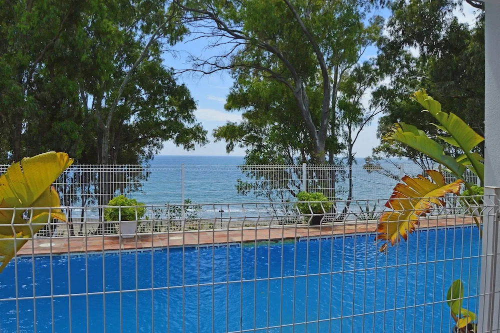 Beachfront villa protected private pool 4 bedrooms Marbella