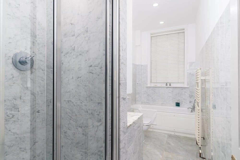 Lovely 1BR Home Near Holland Park, 4 Guests