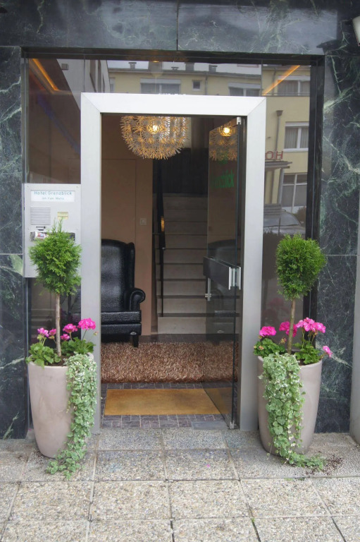 2Places Side