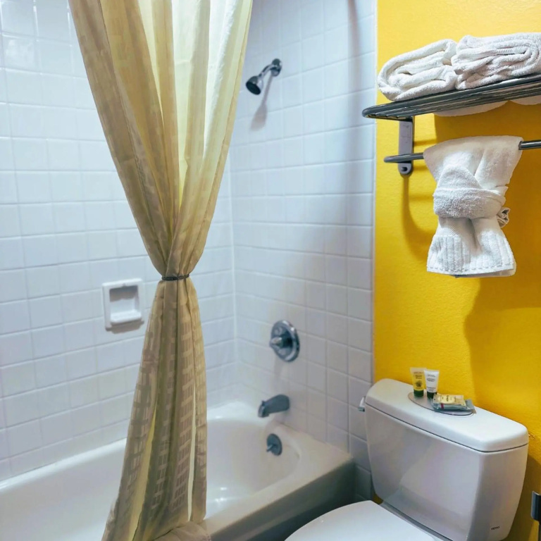 Pepper Tree Inn
