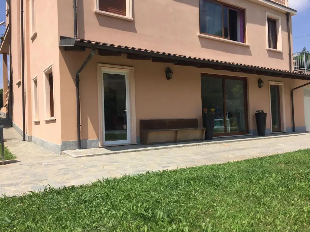 Villa 77