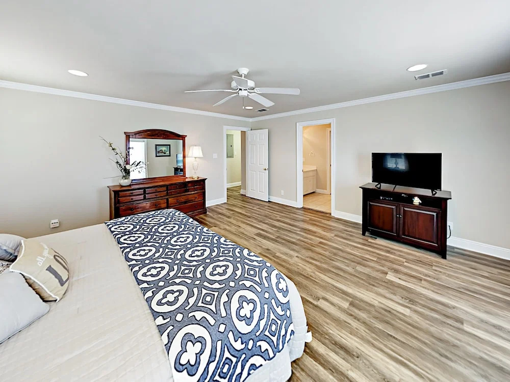 Heritage Shores Beach House 4 Bedrooms 4 Bathrooms Home