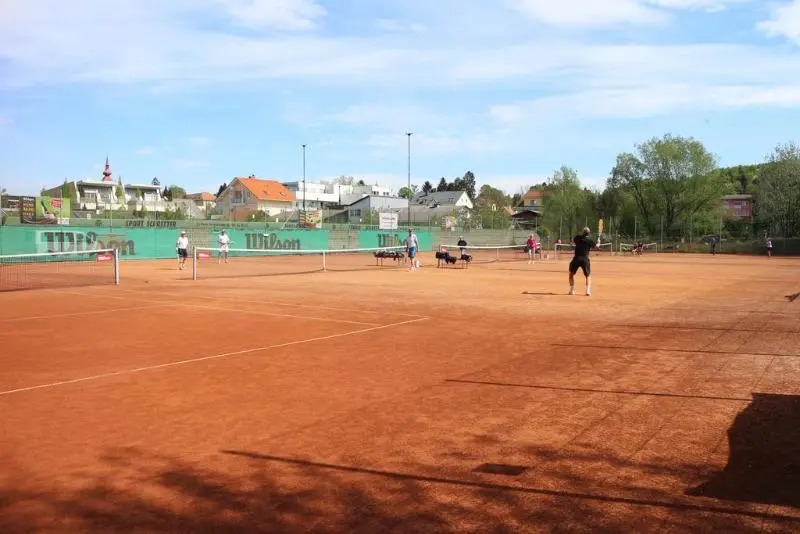 CenterCourt Hotel
