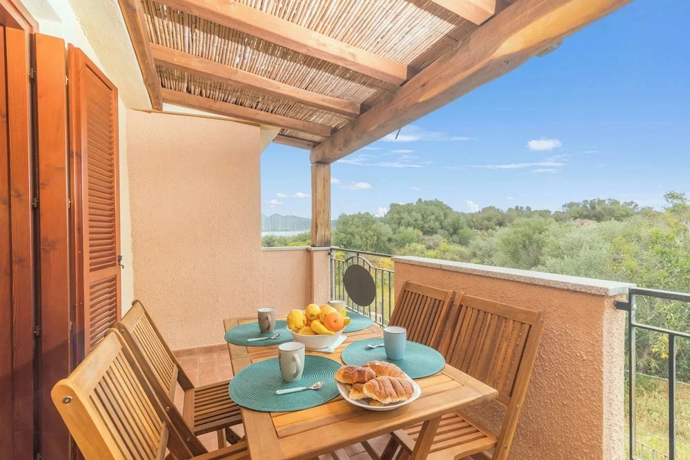 Glori House 50m From Marina di Olbia