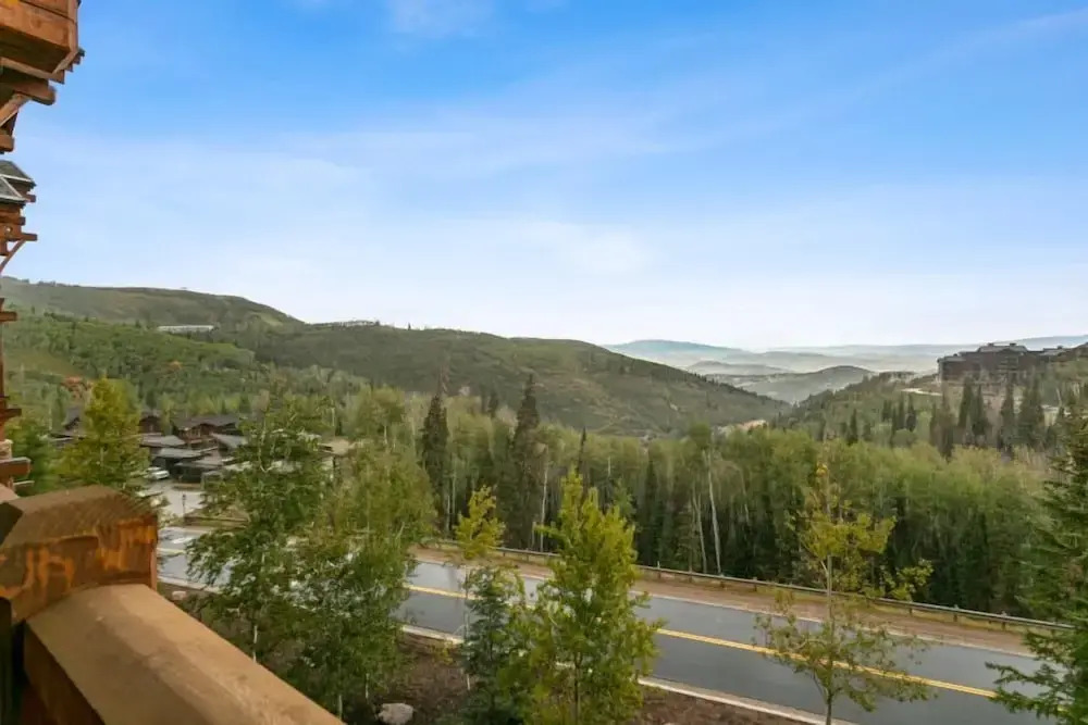 Grand Lodge - 3 Bedroom Condo Deluxe #407 - Ski-in/out by Deer Valley Resort