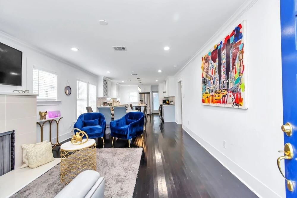 Historical Cozy Home in the Houston Heights Near Downtown, Midtown Galleria