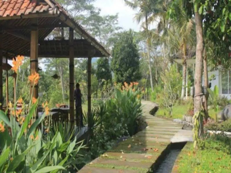 Pondok Tepi Sungai