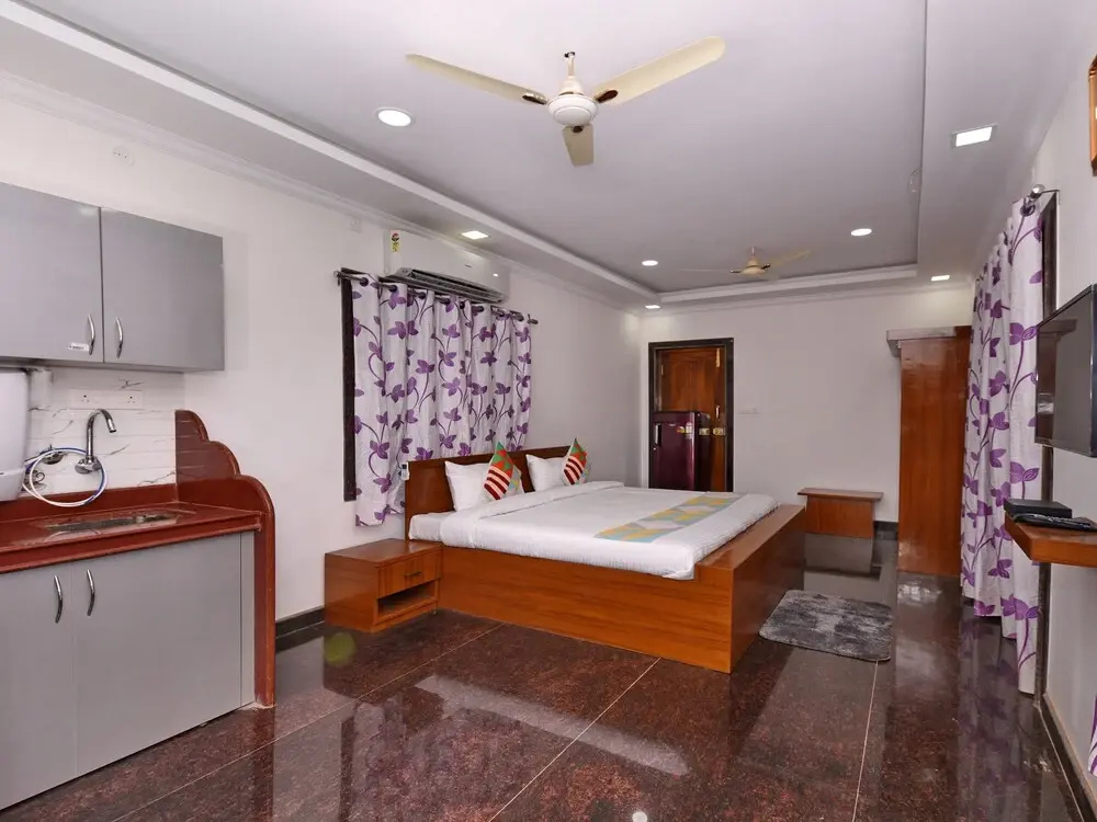 OYO 16966 Home Elegant Studio LPK Waterfront