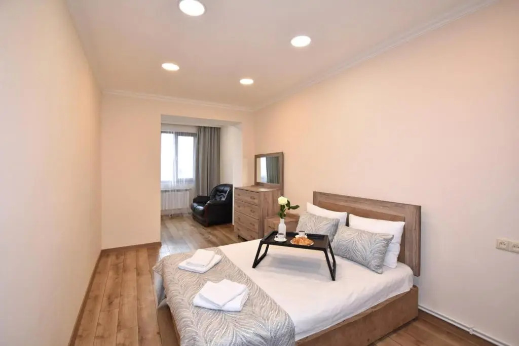 2 bedroom apartment, quiet and spacious