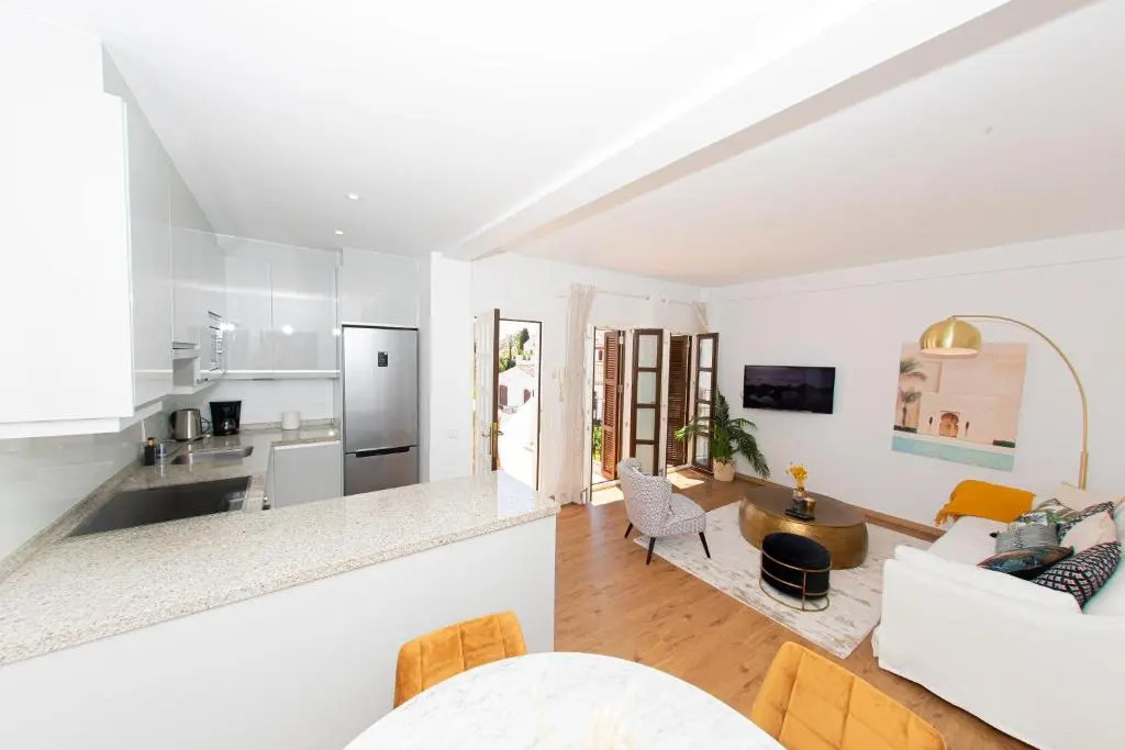 Awesome Apartment In GOLDEN MILE/2BED/Señorio Marb