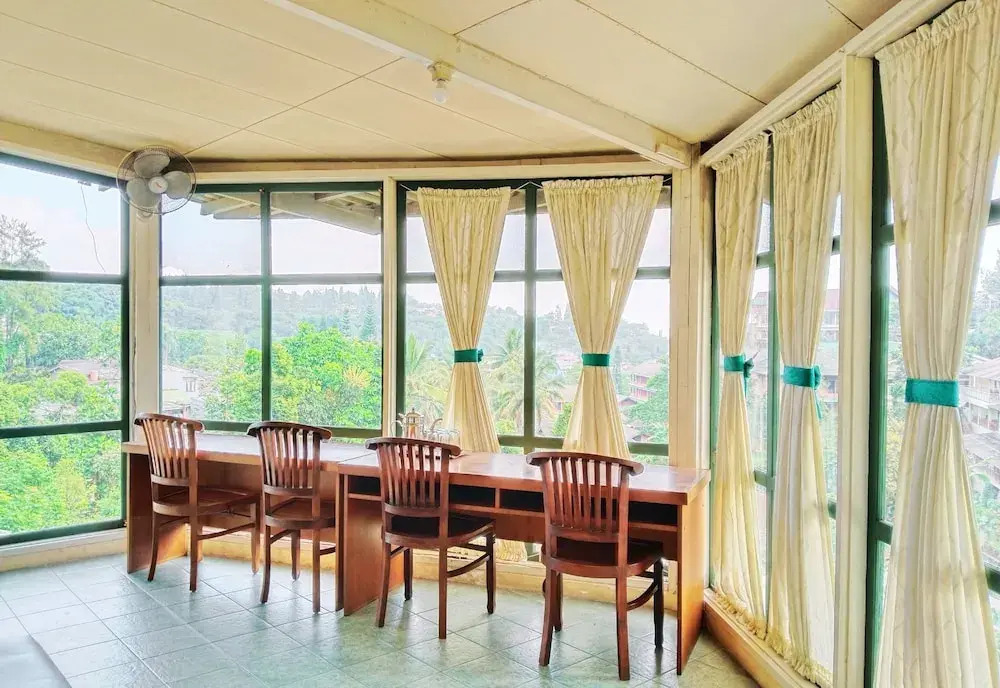 Hotel Grand Astoeti