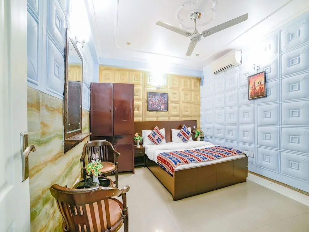 OYO 11247 Hotel Flic Flac