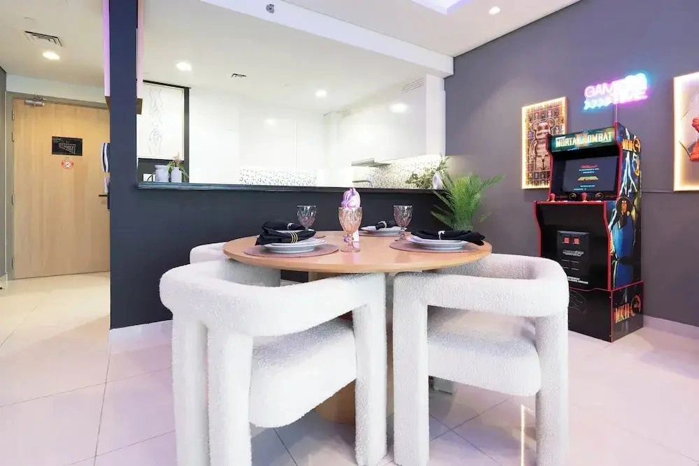 Exclusive Paramount 2BR - Skyline