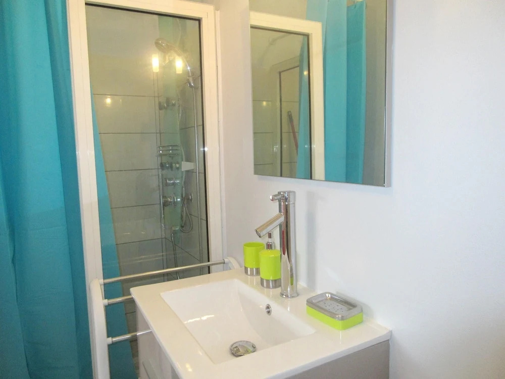 Studio in Le Gosier, With Enclosed Garden and Wifi - 280 m From the Be