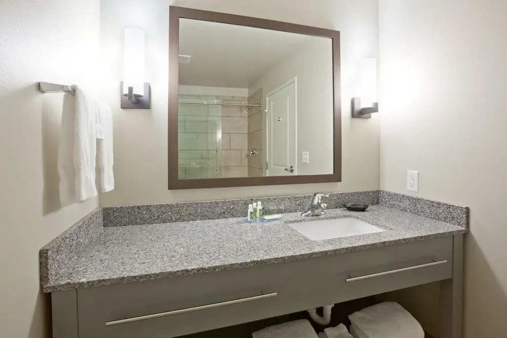 GrandStay Hotel & Suites Valley City