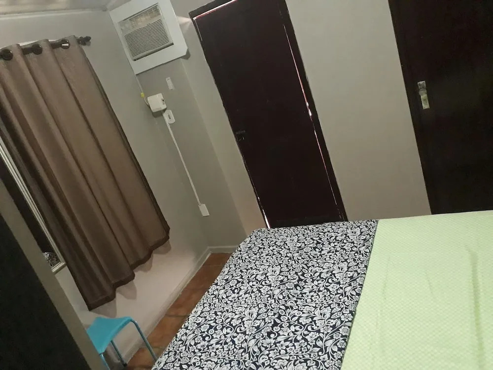 Candeeiro Hostel & Café