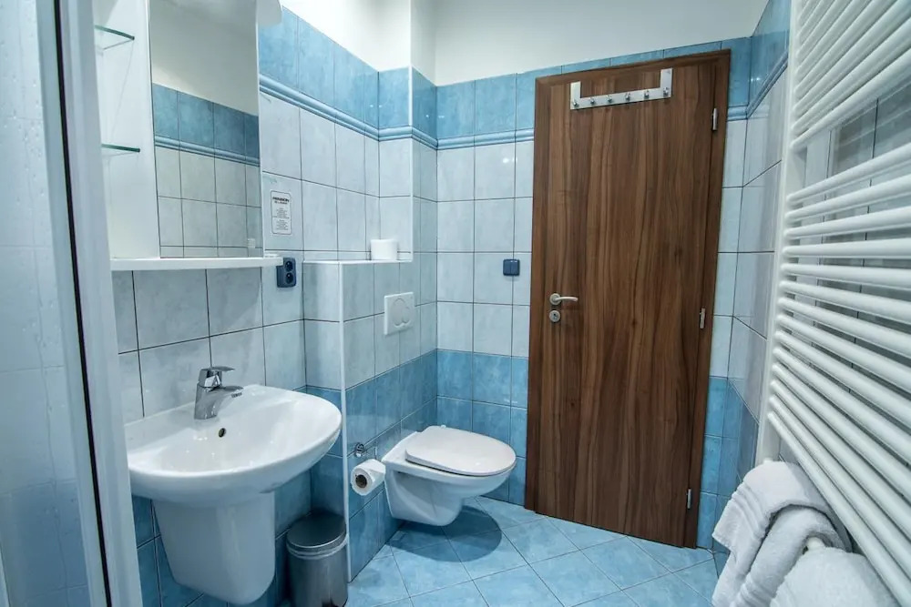 No 28 Rooms & Apartments