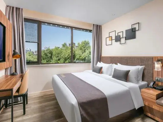 Homeinn Plus Hotel (Hangzhou West Lake Hubin Hefang Street Pedestrian Street)