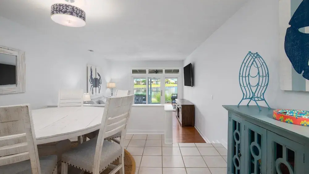 Brand new Furnishings & Paint April 2019! 6 Seat Golf Cart & bay Views!