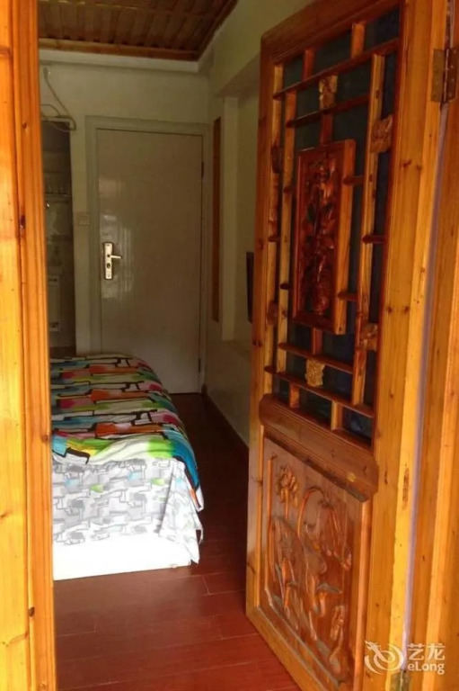 Yijianglou River View Inn (Fenghuang Old Town River View)