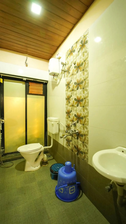 Lifeline Villas - Marvel Valley View 5Bhk With Private Pool,Surrounded by strawberry farms