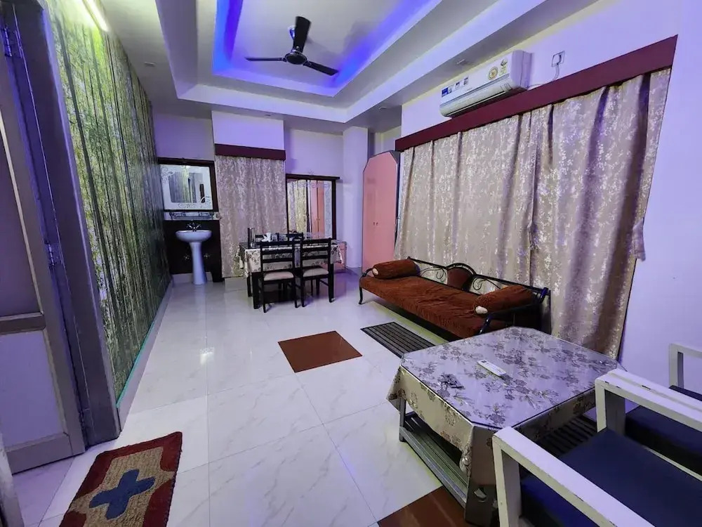 Hotel Ellora