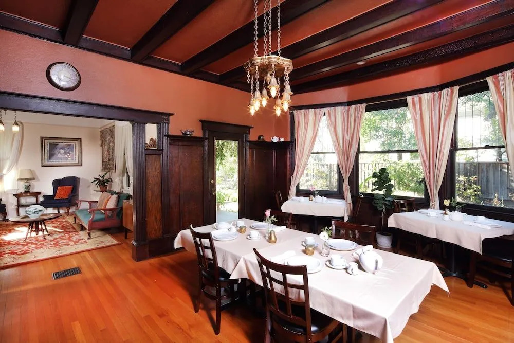Pinschower Inn