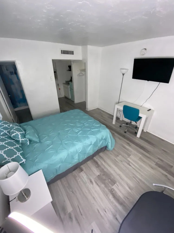 Uptown Inn & Suites