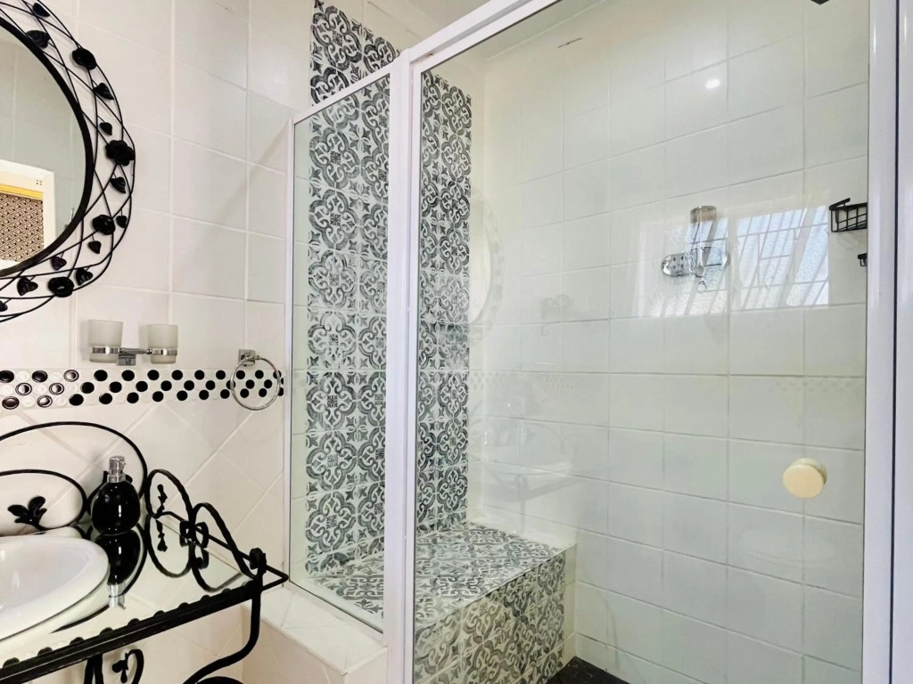Longtom Farm Guesthouse
