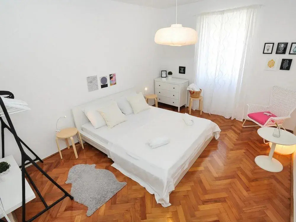 Feel Center Apartments.
