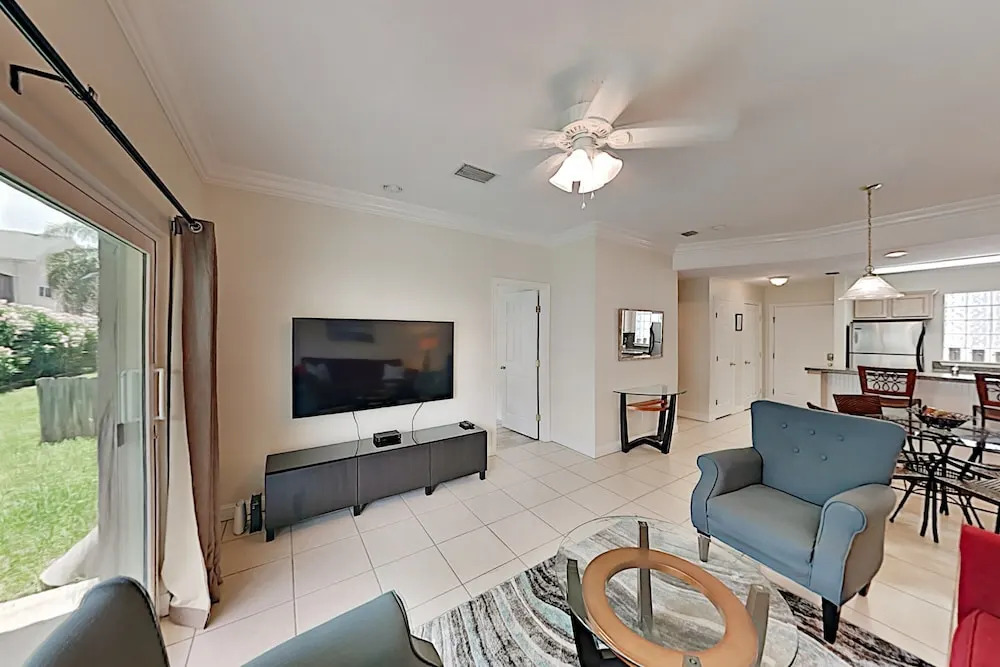 Prime Gulf Getaway W/ Pool - Walk To Beach, Dining 2 Bedroom Condo