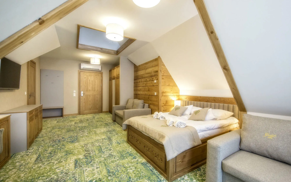 Gold Hotel
